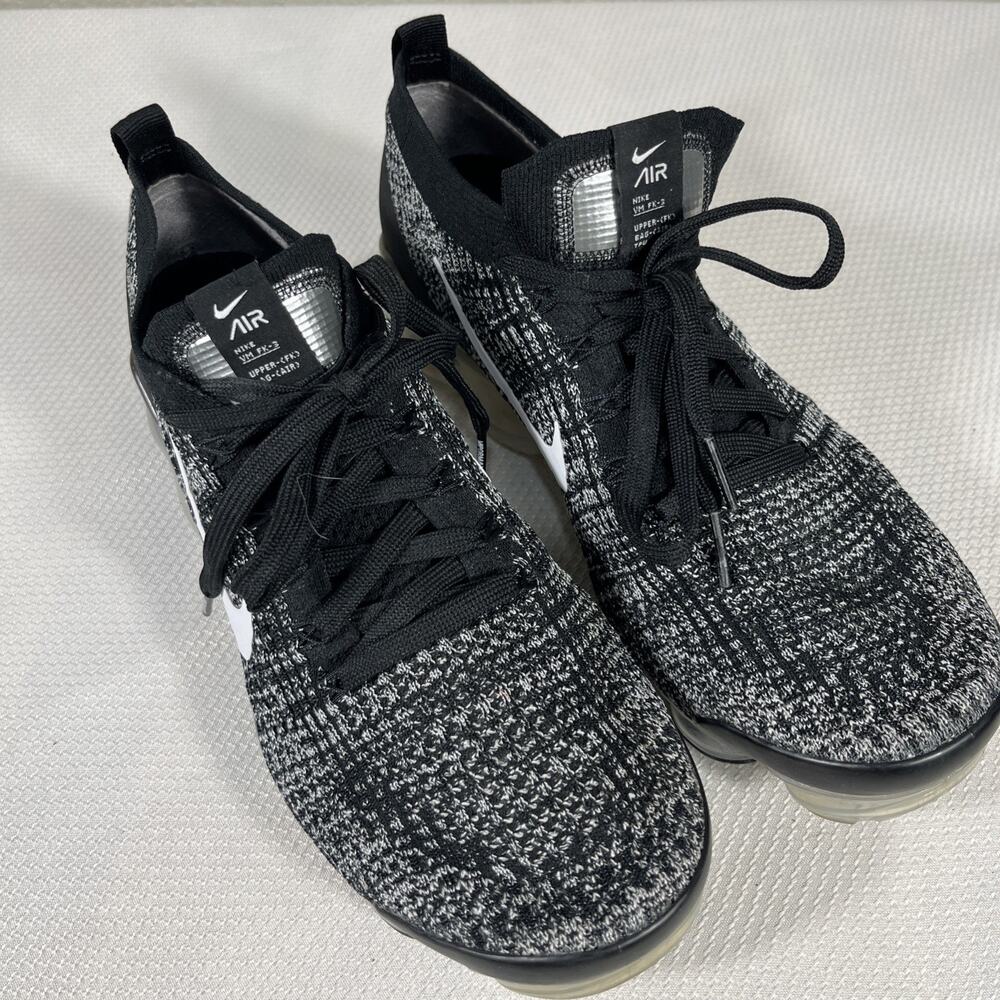 Womens Size 10.5 NIKE AIR VAPORMAX FLYKNIT 3 OREO BLACK/WHITE-SILVER AJ6910-001‎